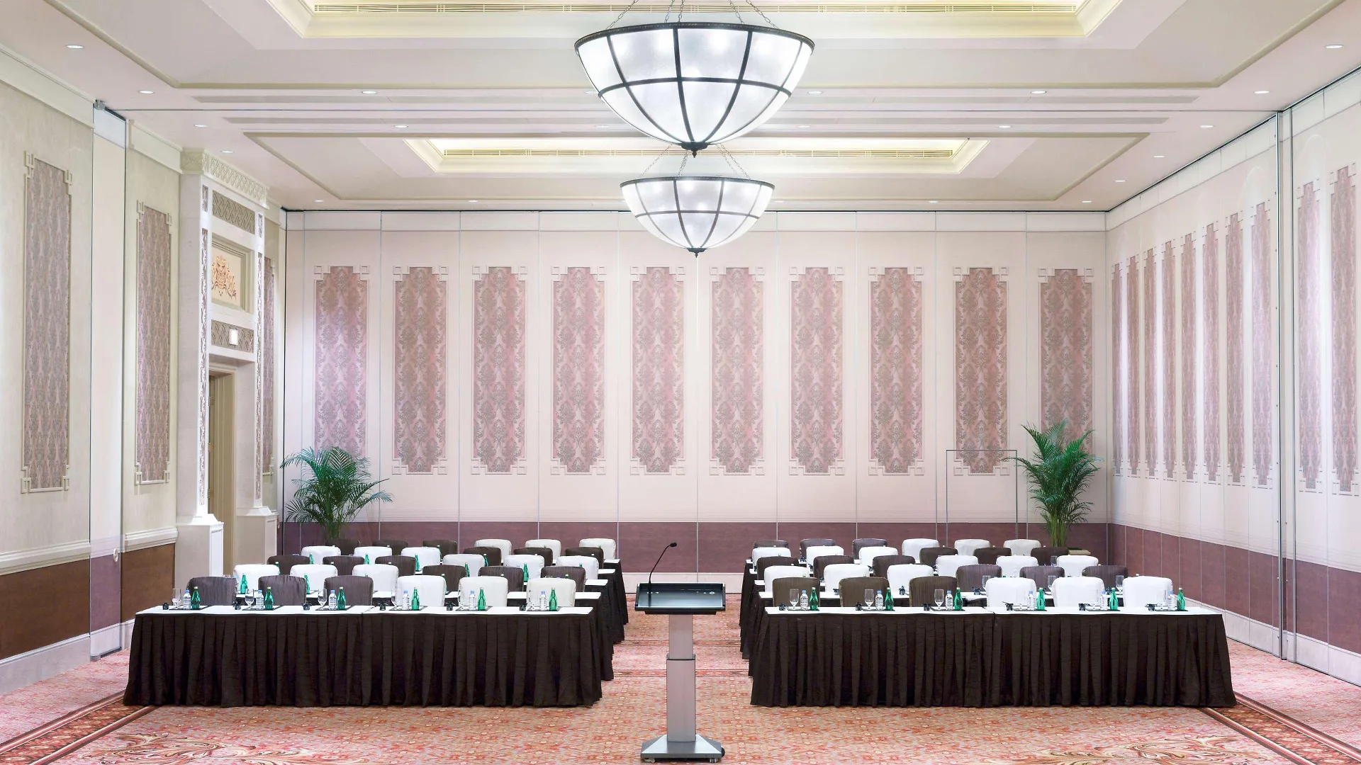 Conrad Macao Hotel 5*, Macau